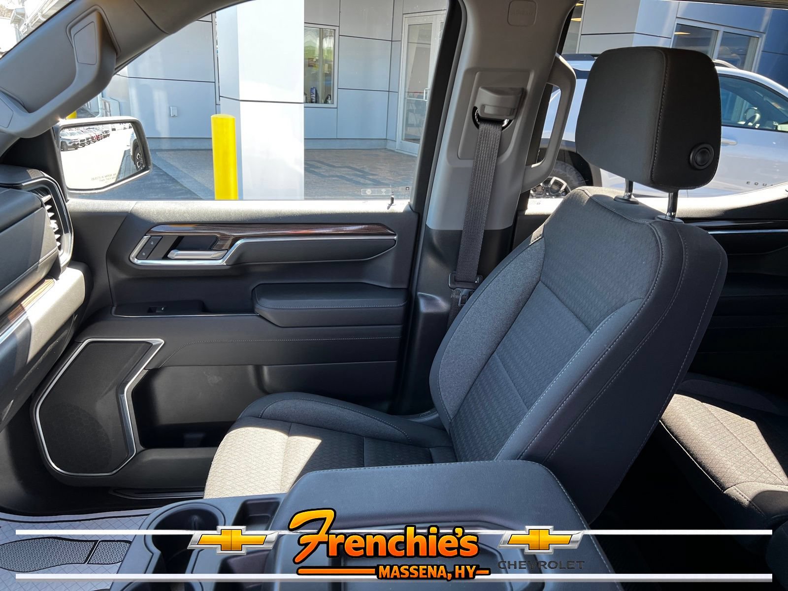 Used 2023 Chevrolet Silverado 1500 LT AWD/4WD image 16