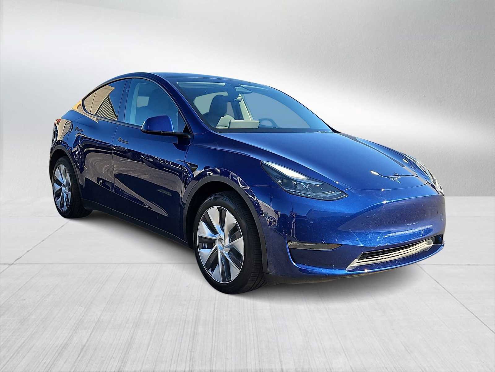 Used 2024 Tesla Model Y Long Range image 2