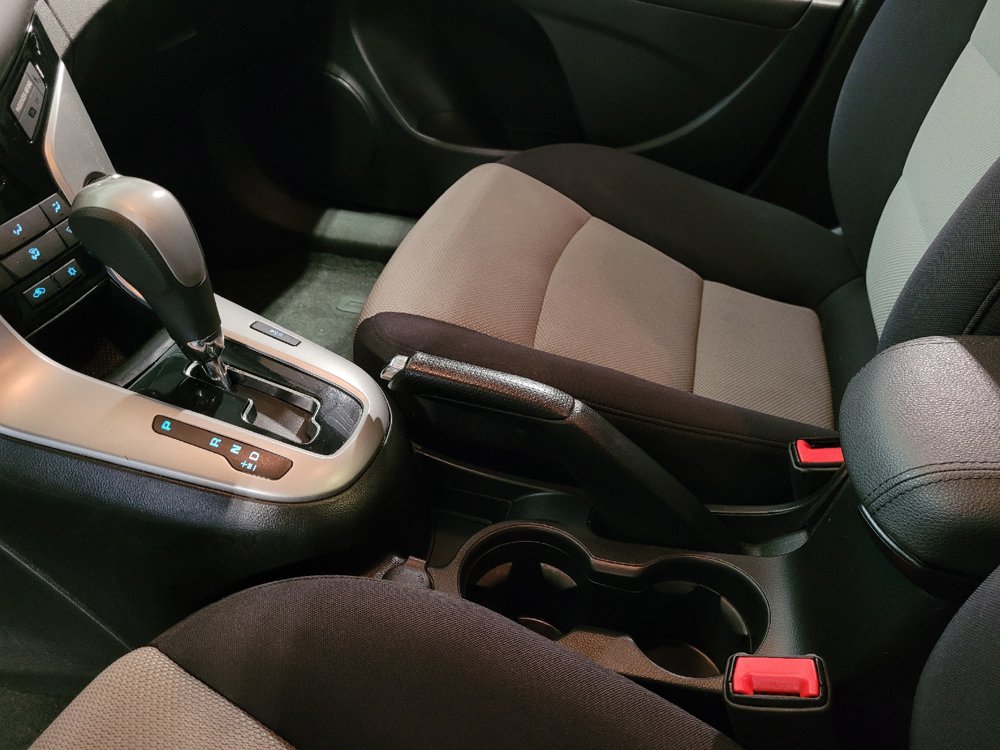 Used 2014 Chevrolet Cruze LS FWD image 26