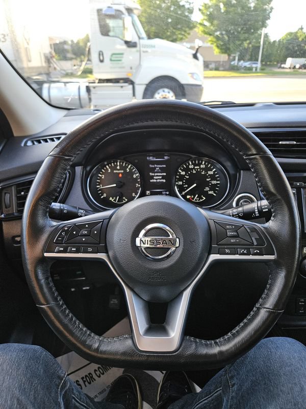 Used 2017 Nissan Rogue Sport SL AWD/4WD image 11