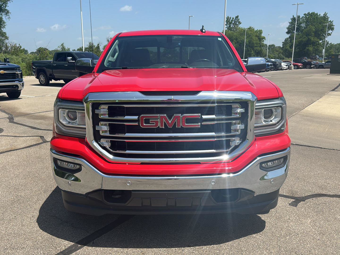 Used 2018 GMC Sierra 1500 SLT w/ SLT Premium Package AWD/4WD image 8