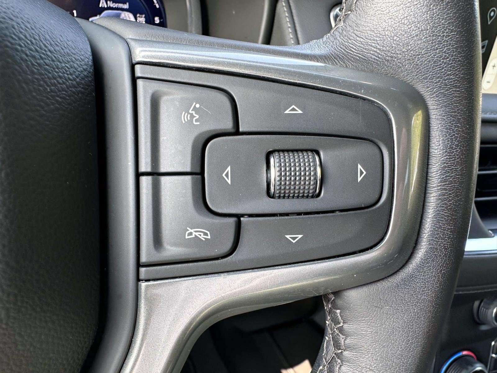 Used 2022 Chevrolet Suburban LT w/ Luxury Package AWD/4WD image 19