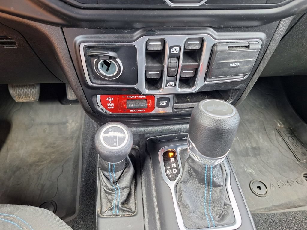 Used 2023 Jeep Wrangler Unlimited Rubicon 4xe w/ Cold Weather Group AWD/4WD image 17