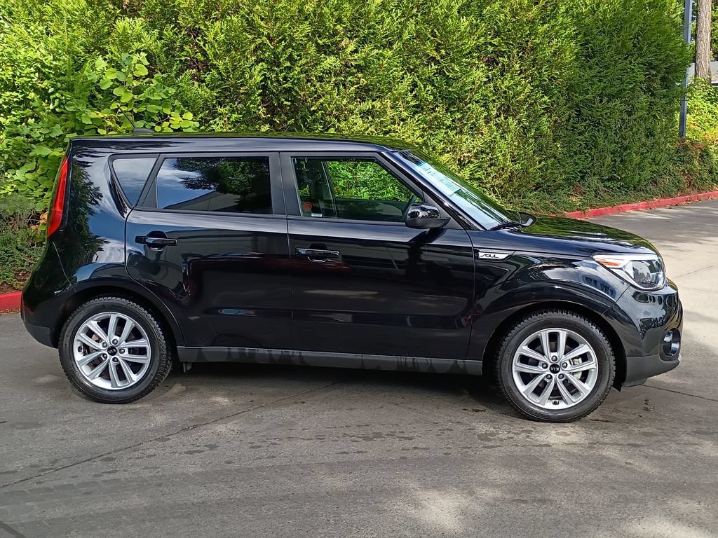 Used 2017 Kia Soul + FWD image 3