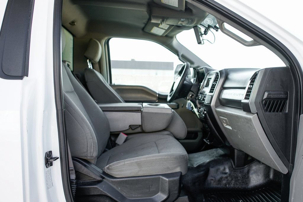 Used 2017 Ford F550 2WD Regular Cab Super Duty image 39