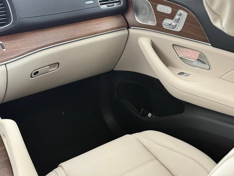 New 2026 Mercedes-Benz GLS 450 4MATIC image 9