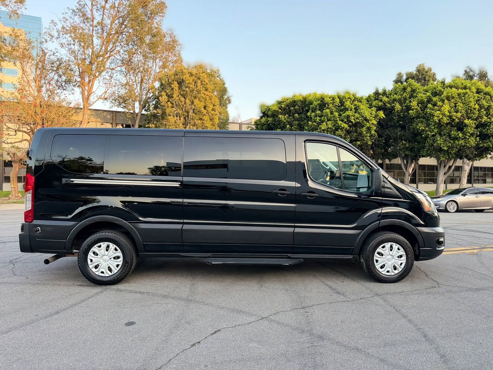 Used 2020 Ford Transit 350 XL RWD image 11