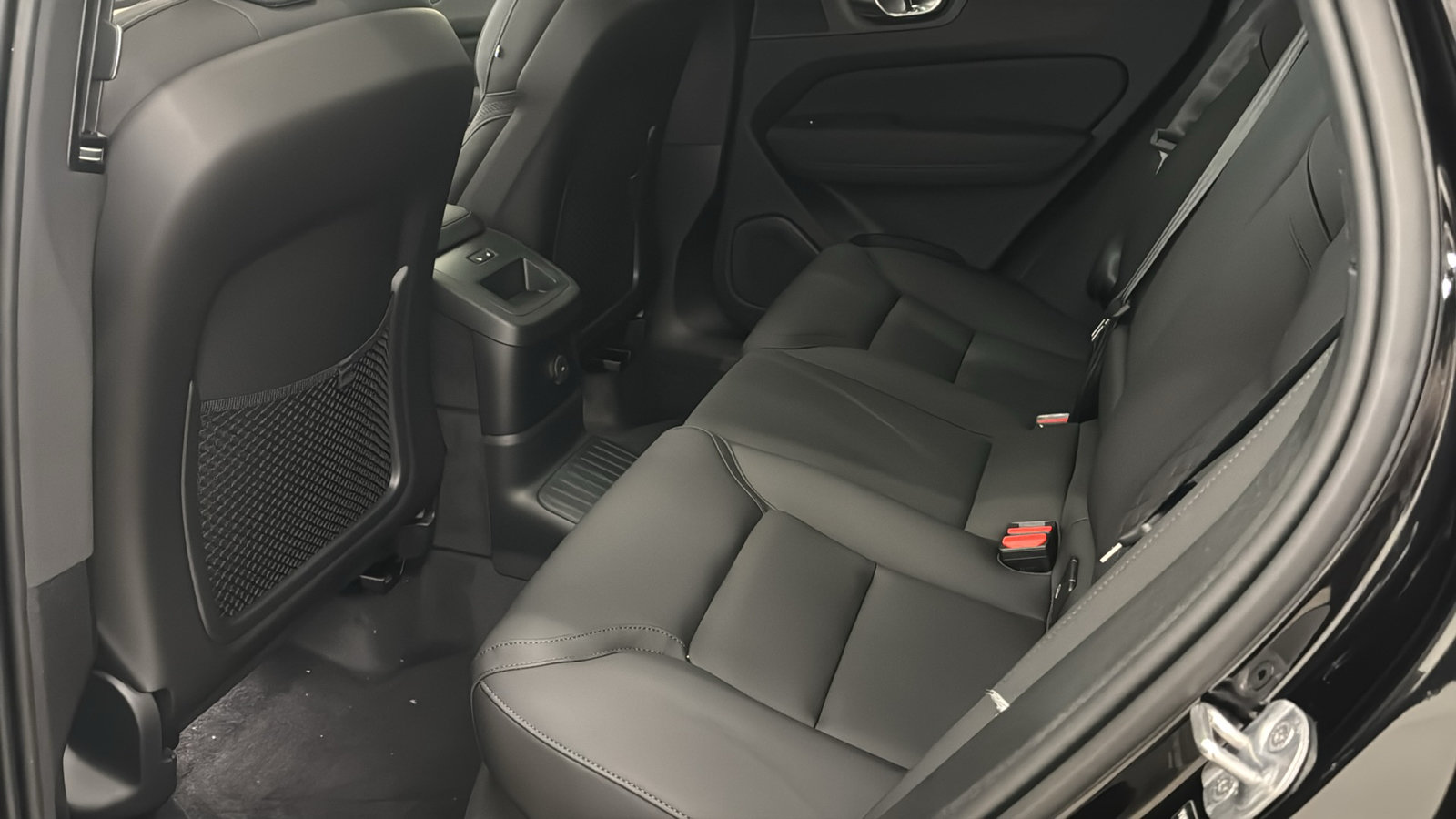 New 2026 Volvo XC60 T8 Plus w/ Protection Package Premier AWD/4WD image 27