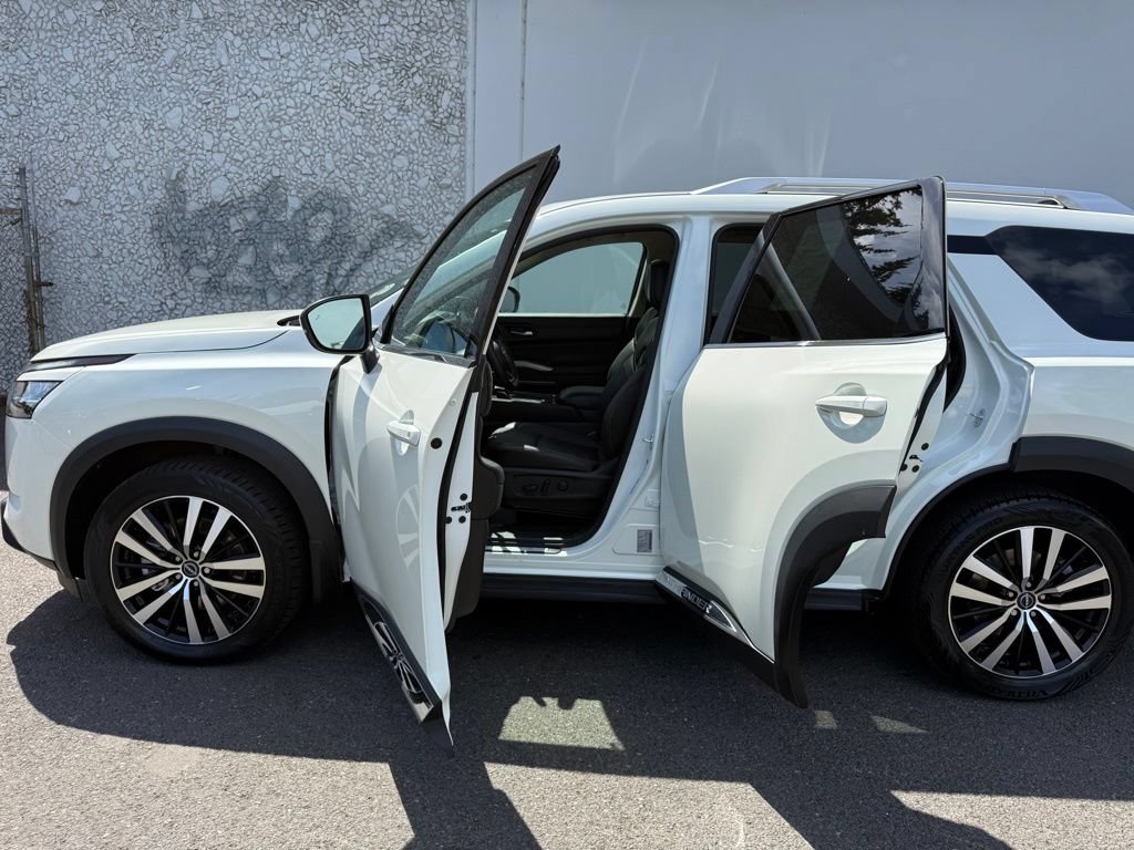 Certified 2023 Nissan Pathfinder Platinum AWD/4WD image 20