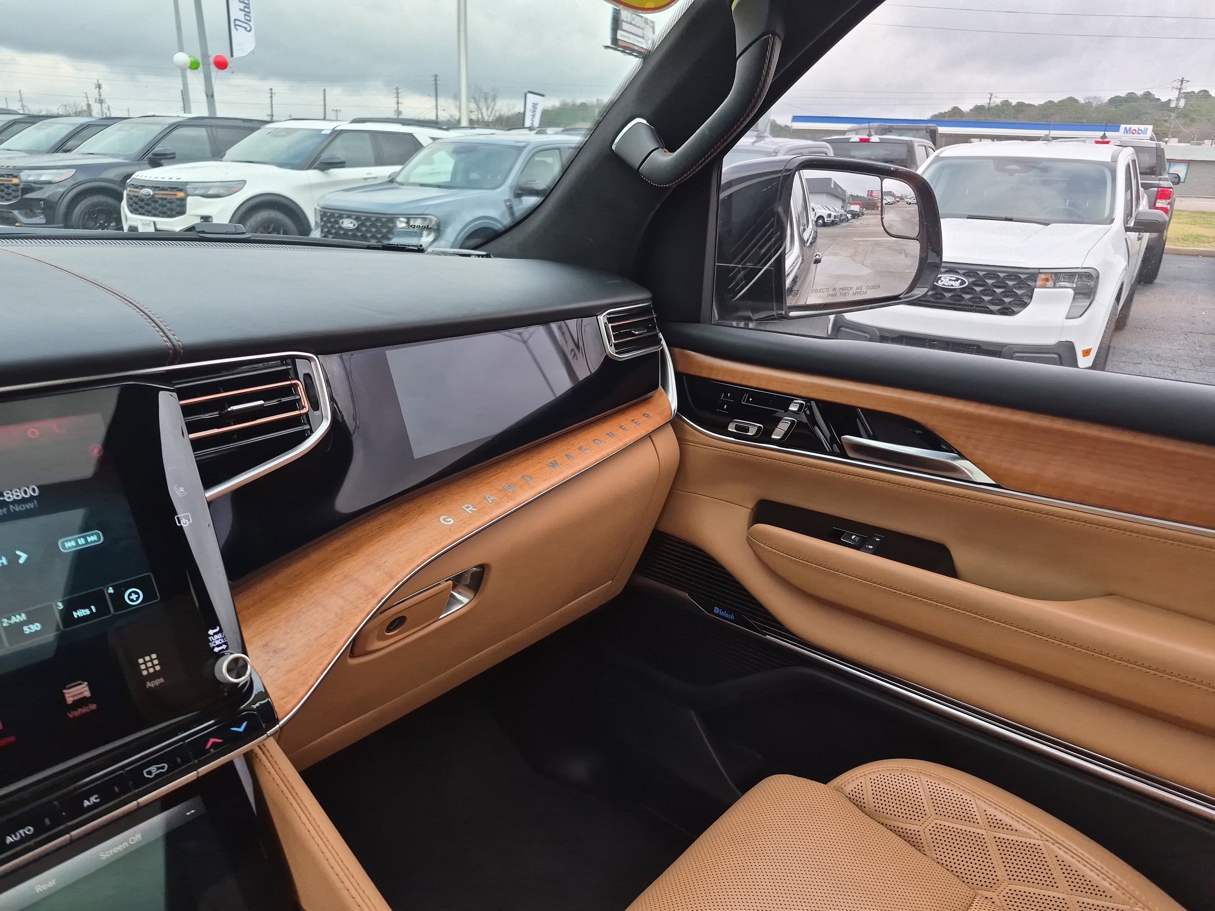 Used 2023 Jeep Grand Wagoneer L Series III image 25