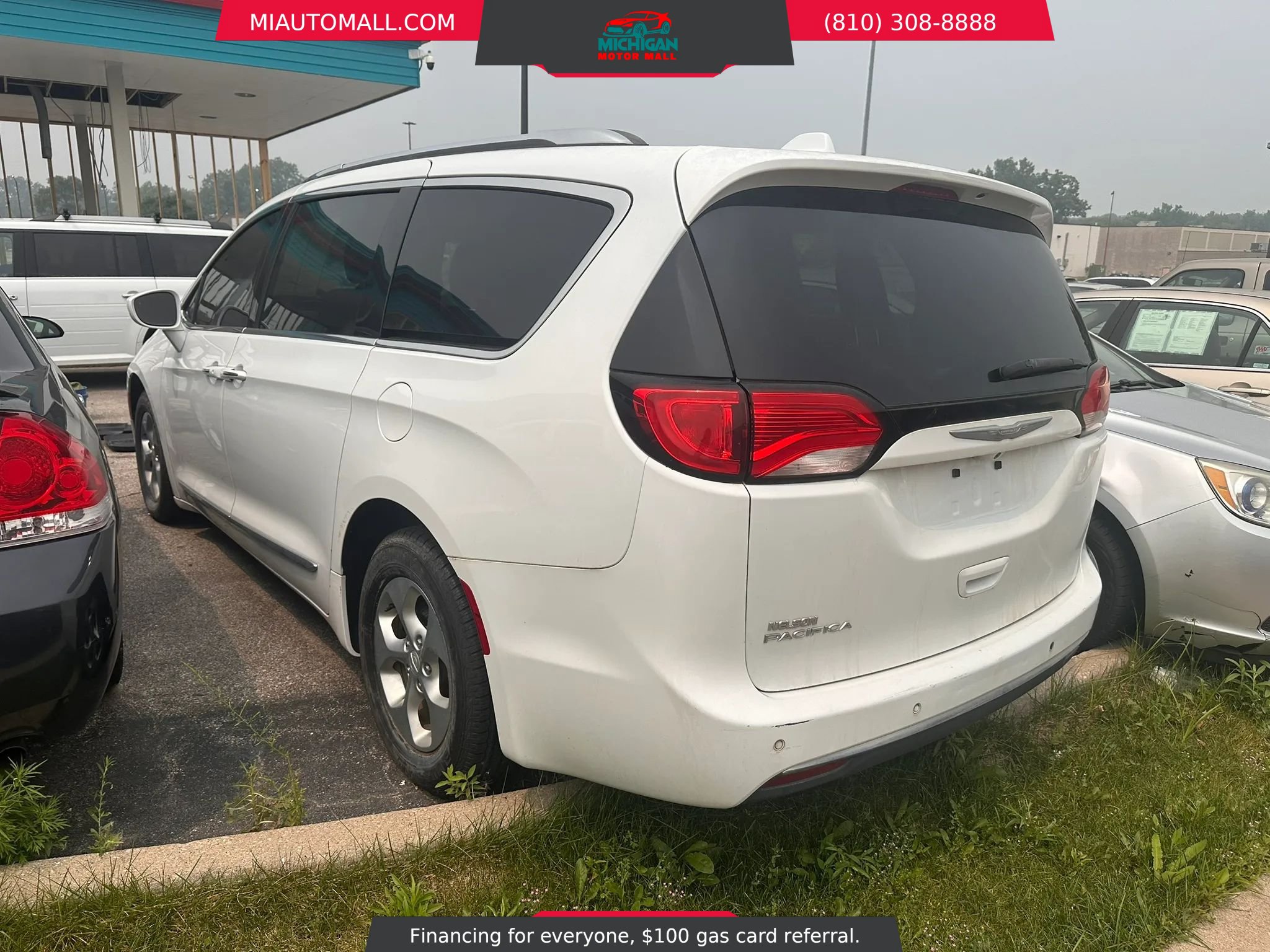 Used 2017 Chrysler Pacifica Touring-L Plus FWD image 6