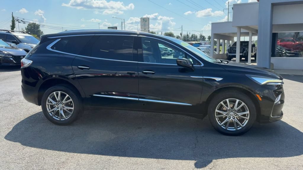 Used 2023 Buick Enclave Essence w/ Experience Buick Package AWD/4WD image 8