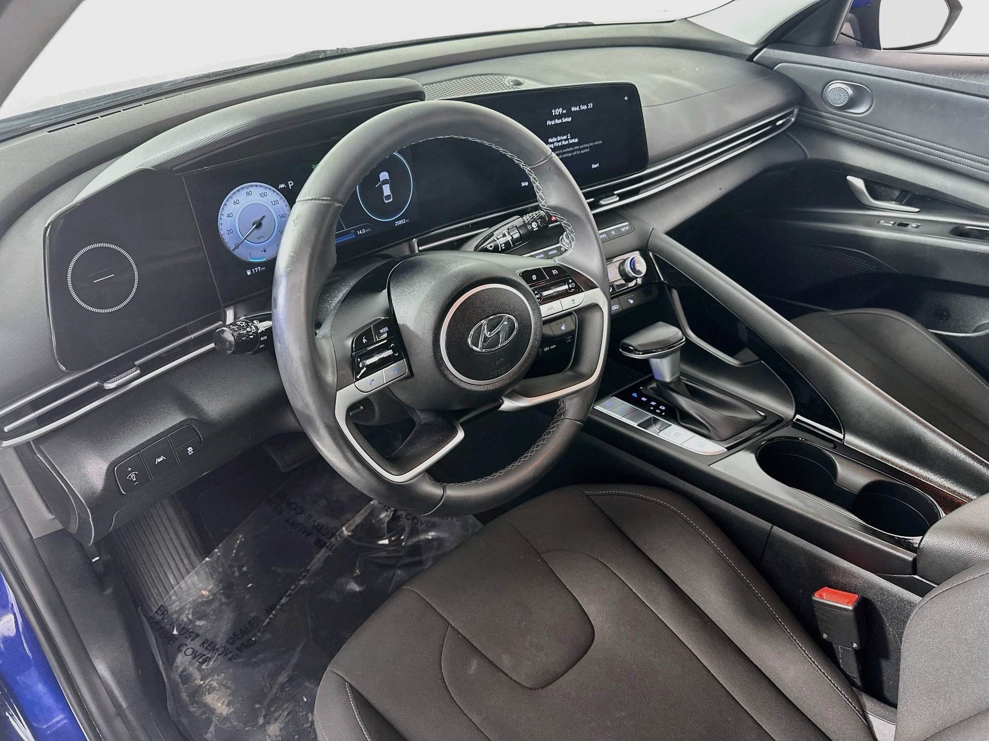 Used 2023 Hyundai Elantra SEL w/ Convenience Package FWD image 9