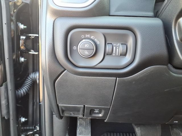 New 2026 RAM 2500 Laramie AWD/4WD image 17