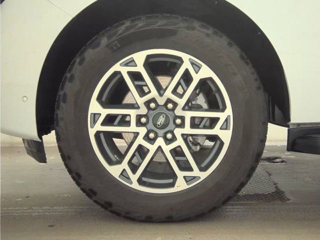 Used 2025 Ford Expedition Active AWD/4WD image 21