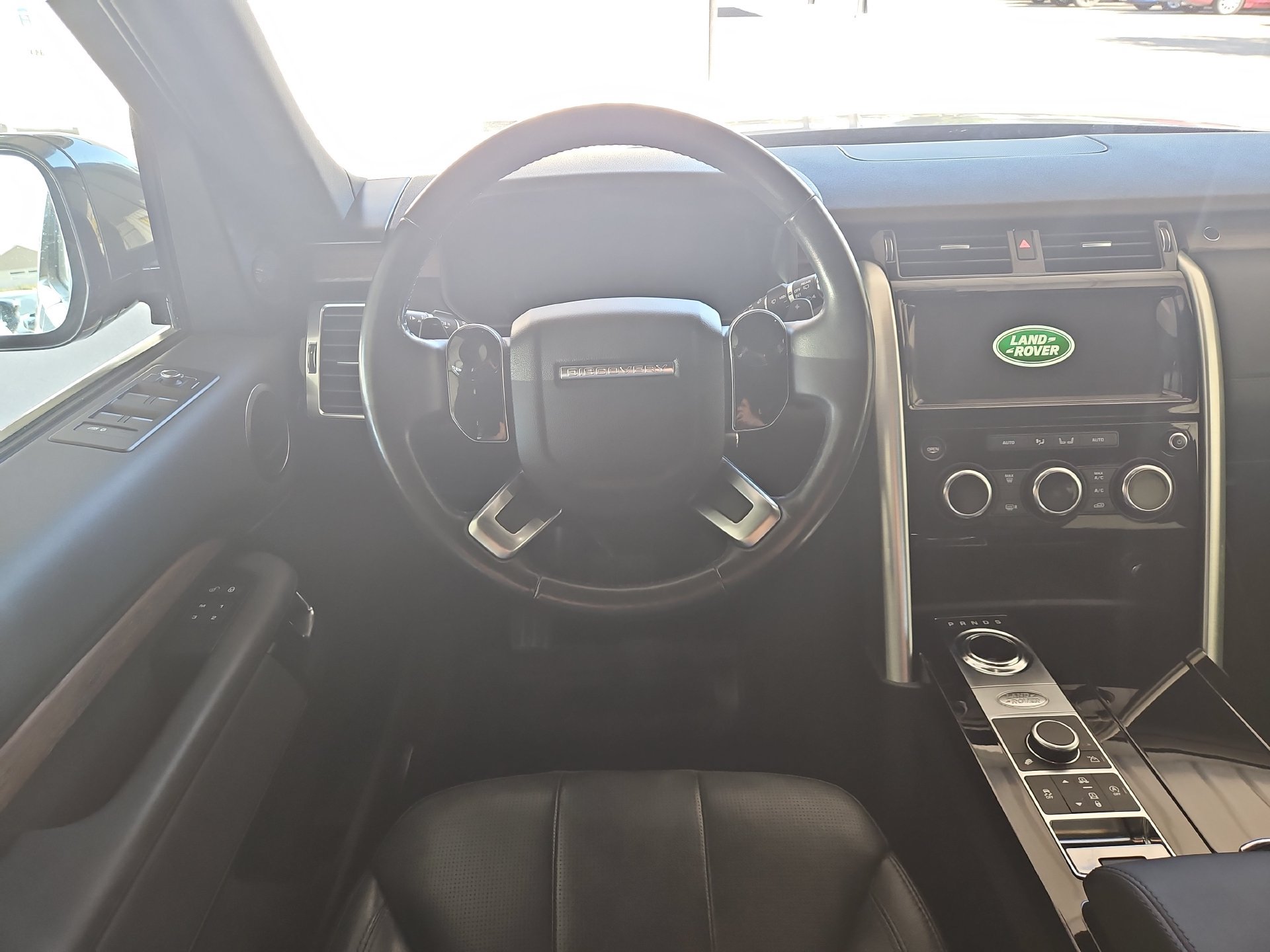 Used 2019 Land Rover Discovery HSE AWD/4WD image 10