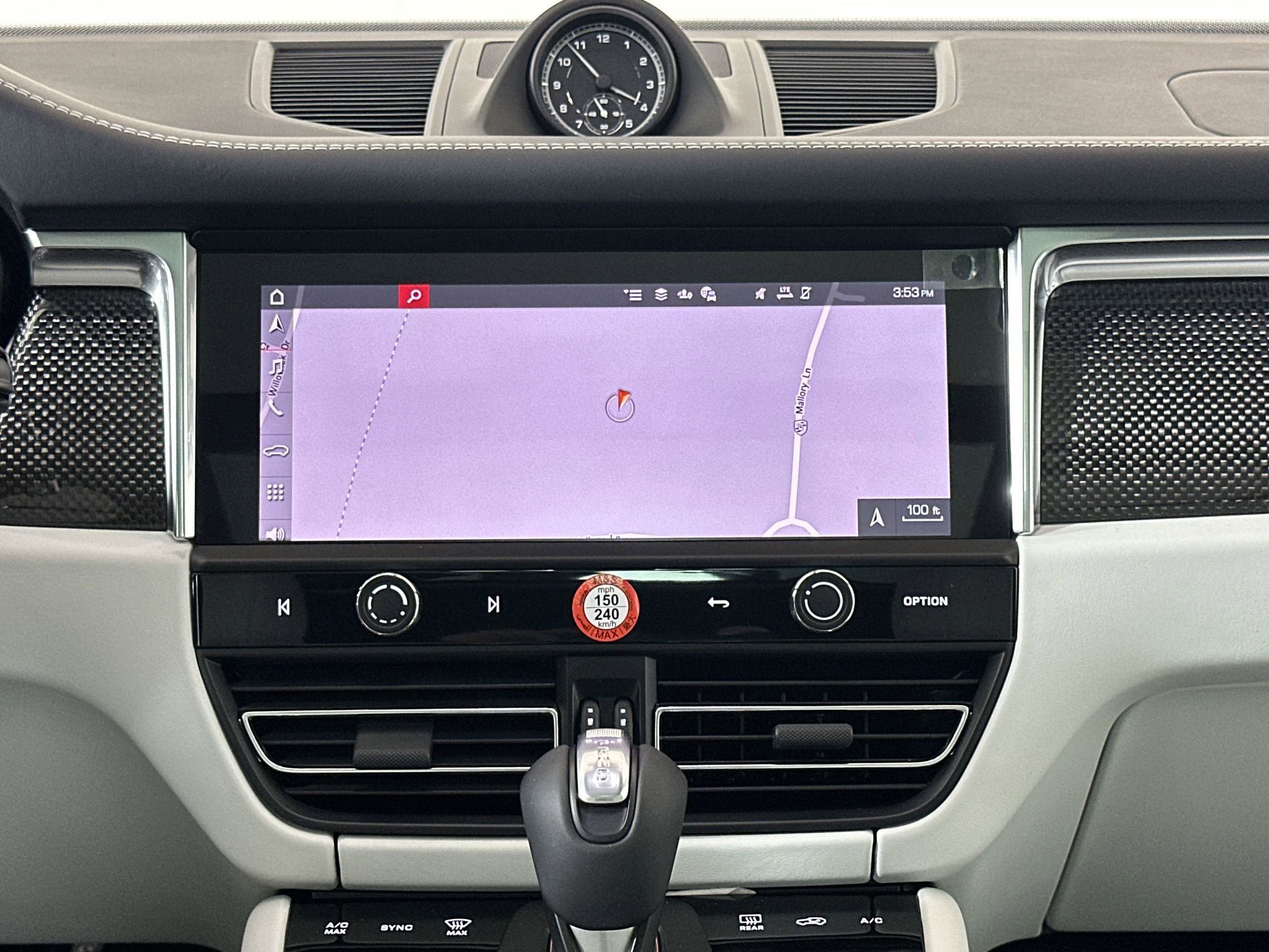 Certified 2025 Porsche Macan image 28