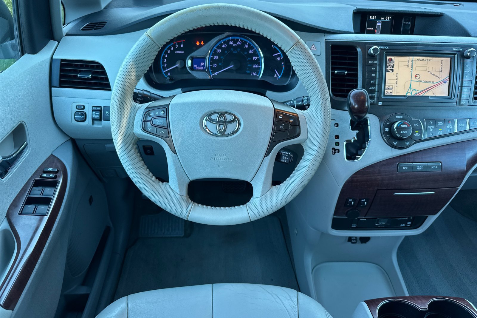 Used 2013 Toyota Sienna XLE w/ Premium Pkg FWD image 16