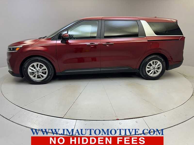 Used 2024 Kia Carnival LX image 2