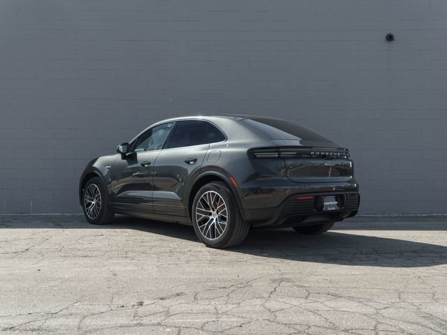 New 2026 Porsche Macan 4 Electric image 3
