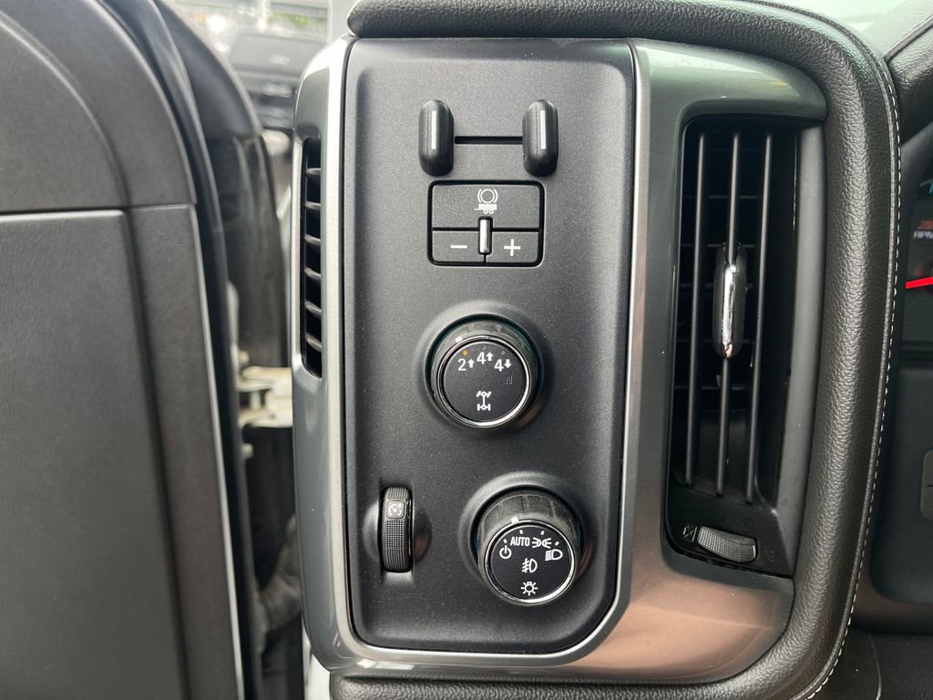 Used 2017 Chevrolet Silverado 2500 LTZ w/ Vortec Plus Package image 20