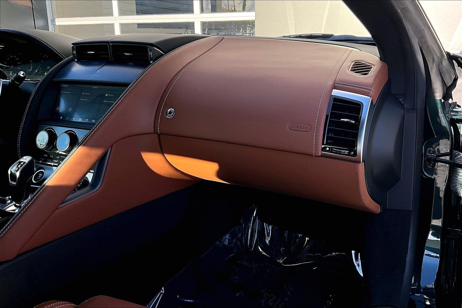 Used 2024 Jaguar F-TYPE R-Dynamic RWD image 15