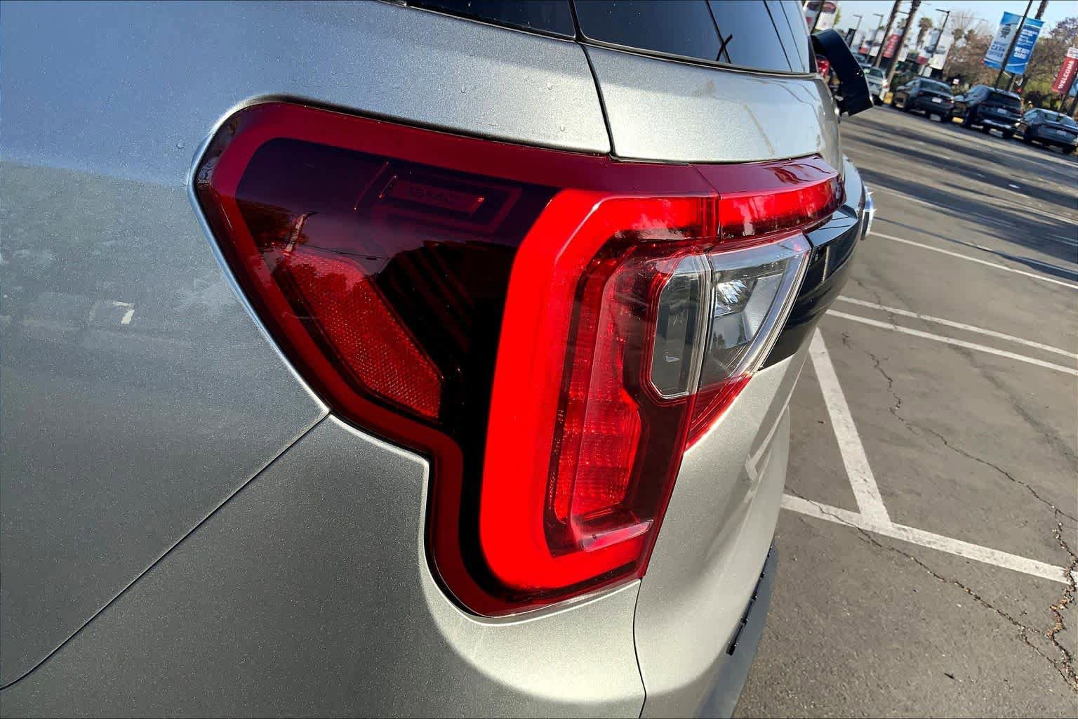 Used 2023 GMC Acadia SLE w/ Elevation Edition image 27