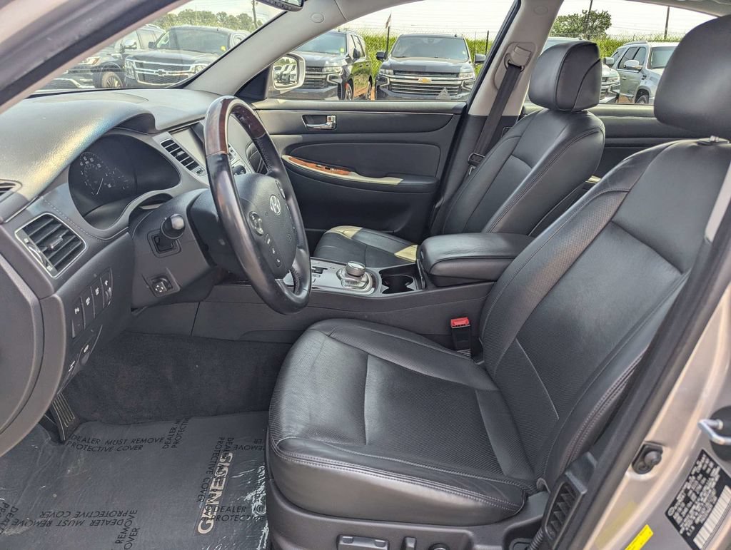 Used 2011 Hyundai Genesis 4.6 RWD image 19