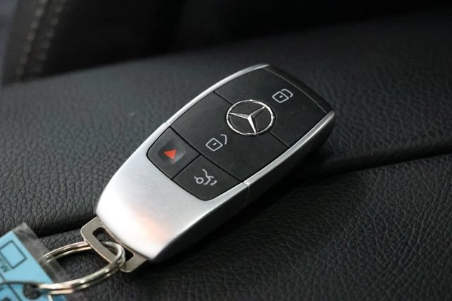 Used 2020 Mercedes-Benz GLC 300 4MATIC image 39