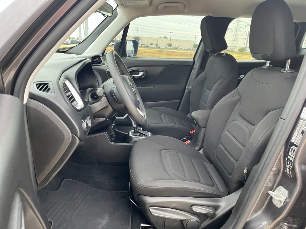 Used 2021 Jeep Renegade Latitude image 12