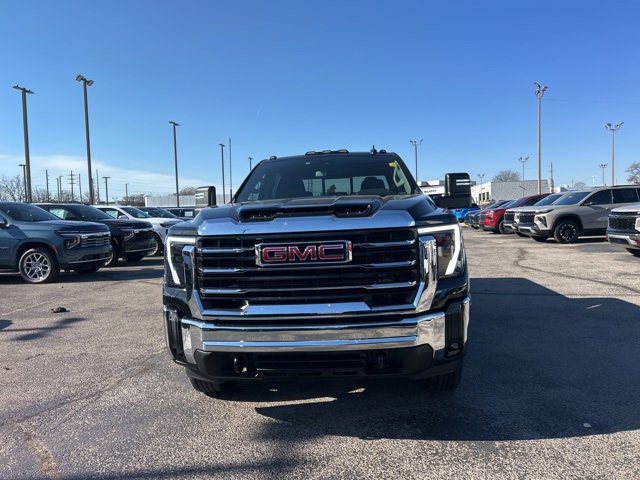 Certified 2025 GMC Sierra 2500 SLE w/ Preferred Package image 8