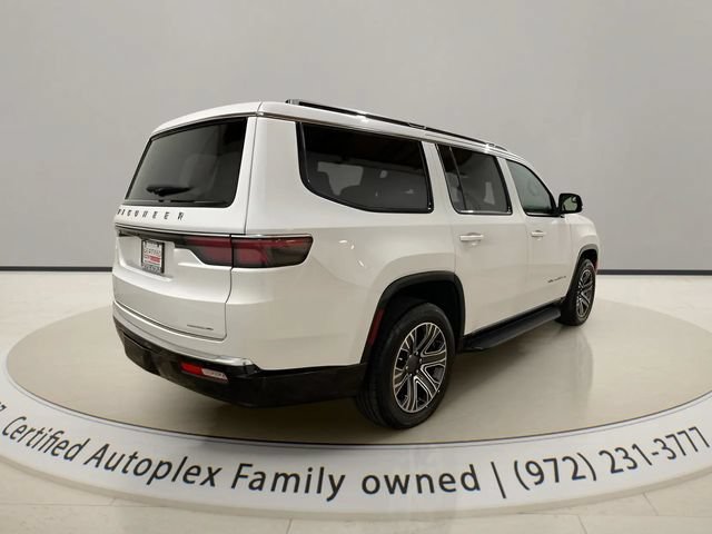 Used 2024 Jeep Wagoneer Series II w/ Flexible Seating Group RWD image 5