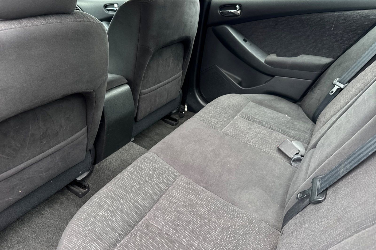 Used 2011 Nissan Altima 2.5 S FWD image 8
