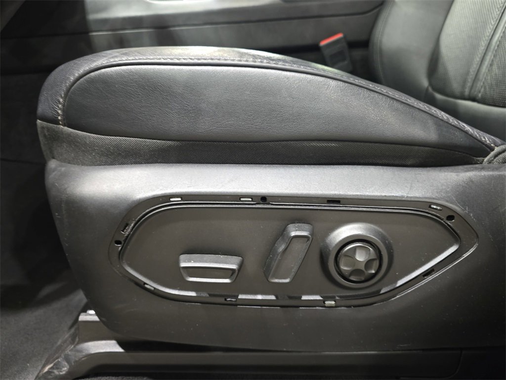 Used 2024 Jeep Wagoneer L Series II w/ Flexible Seating Group image 30