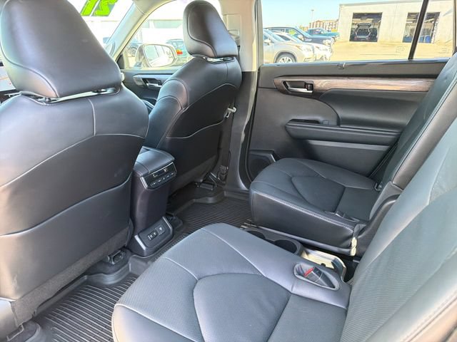 Used 2021 Toyota Highlander Limited AWD/4WD image 21