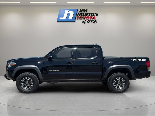 Used 2017 Toyota Tacoma TRD Off-Road w/ Premium & Technology Package AWD/4WD image 8