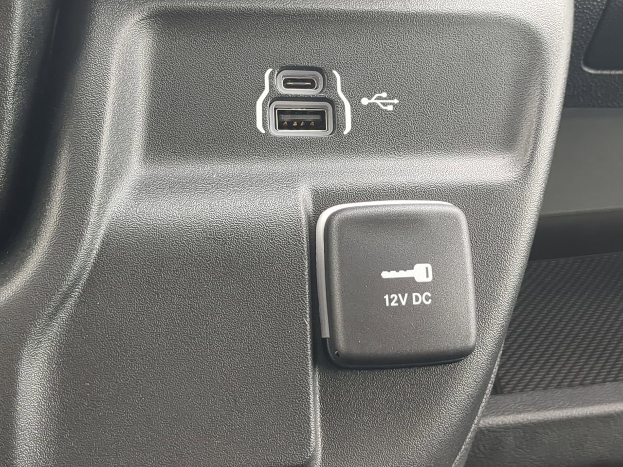 New 2026 RAM ProMaster 1500 w/ Storage Group FWD image 18