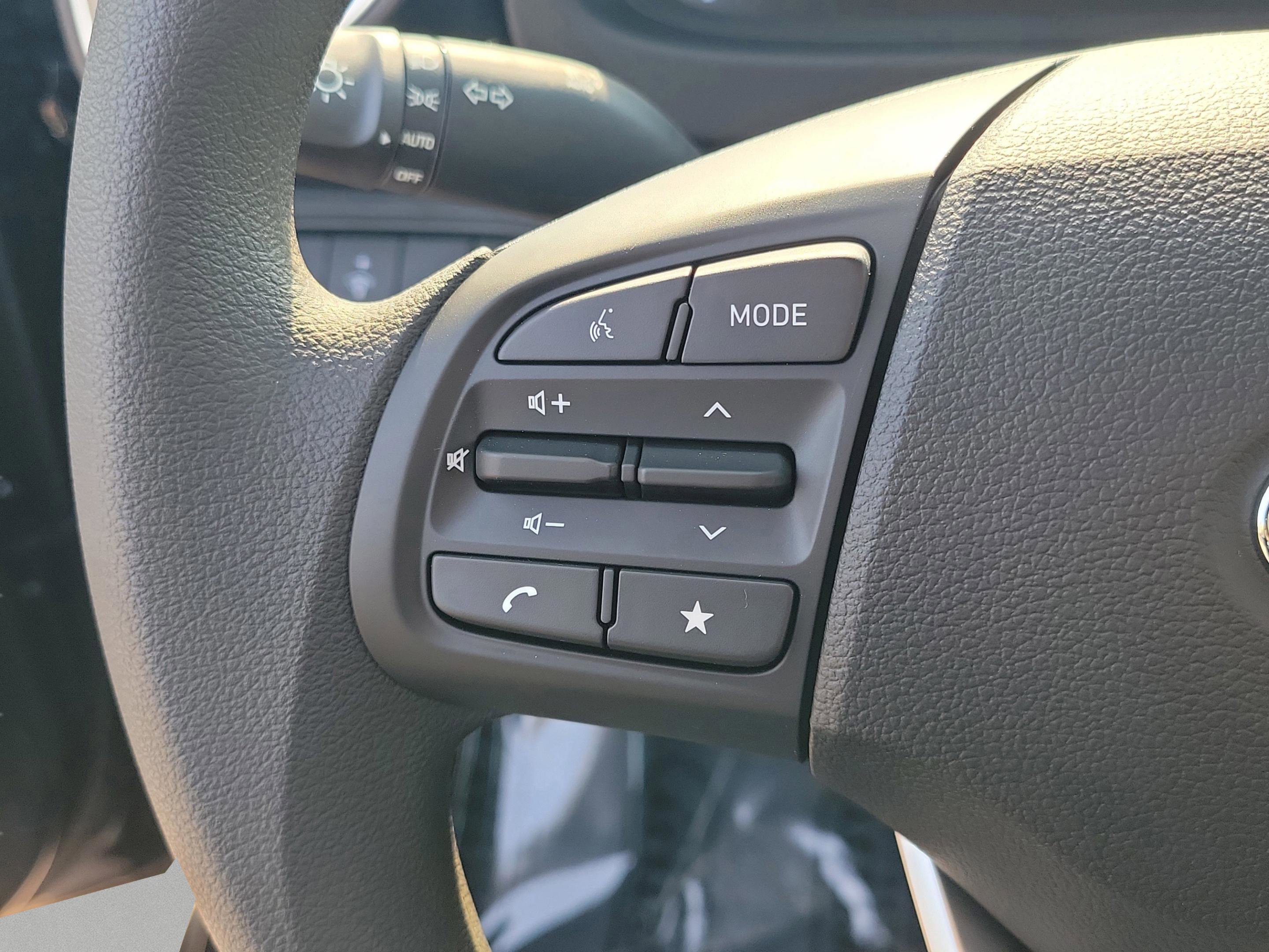 New 2026 Hyundai Venue SE image 15