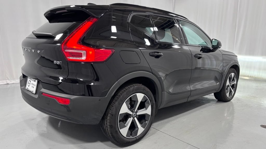 Certified 2026 Volvo XC40 B5 Plus AWD/4WD image 6