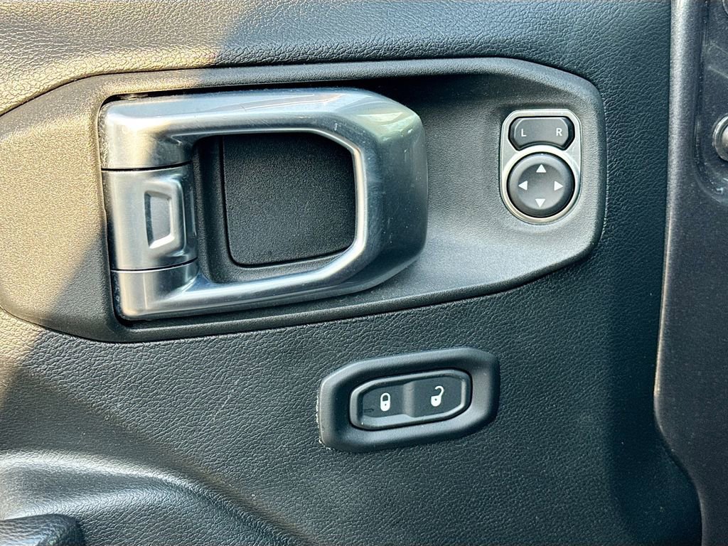 Used 2022 Jeep Gladiator Sport image 18