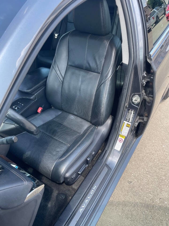 Used 2013 Toyota Avalon Limited image 6