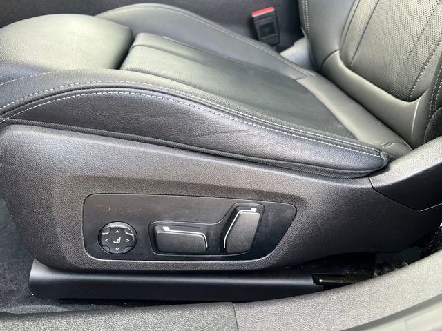Used 2025 BMW 330i xDrive Sedan image 12