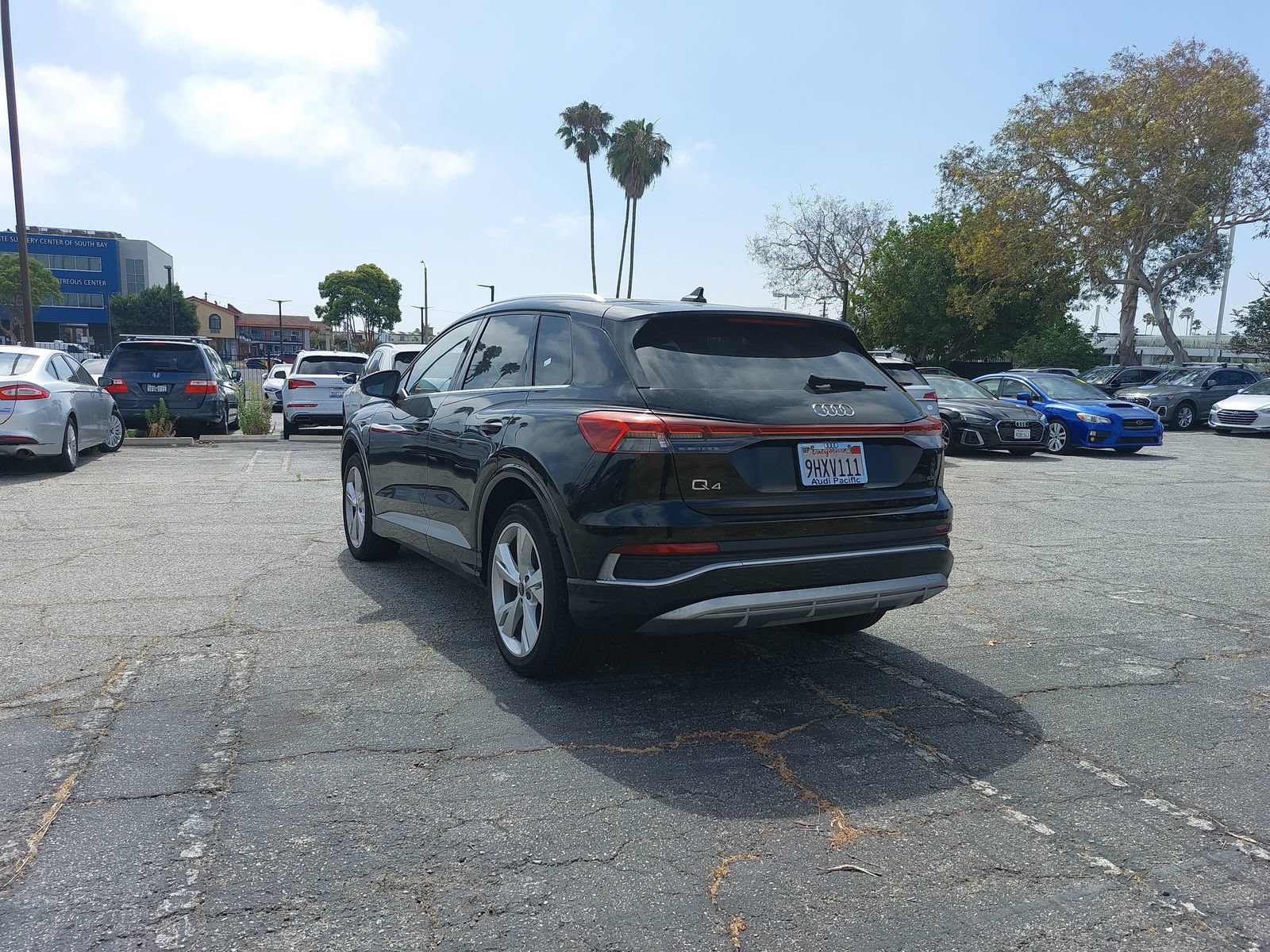 Used 2023 Audi Q4 e-tron Premium Plus w/ Premium Plus AWD/4WD image 4