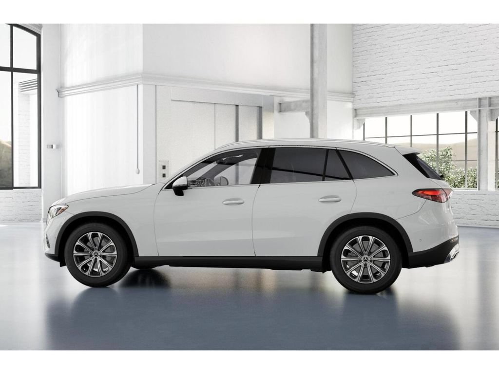 Used 2025 Mercedes-Benz GLC 300 4MATIC image 33