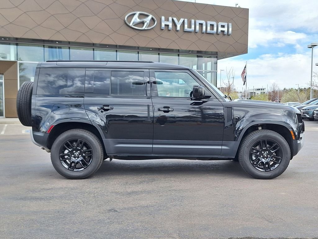 Used 2025 Land Rover Defender 110 S AWD/4WD image 2