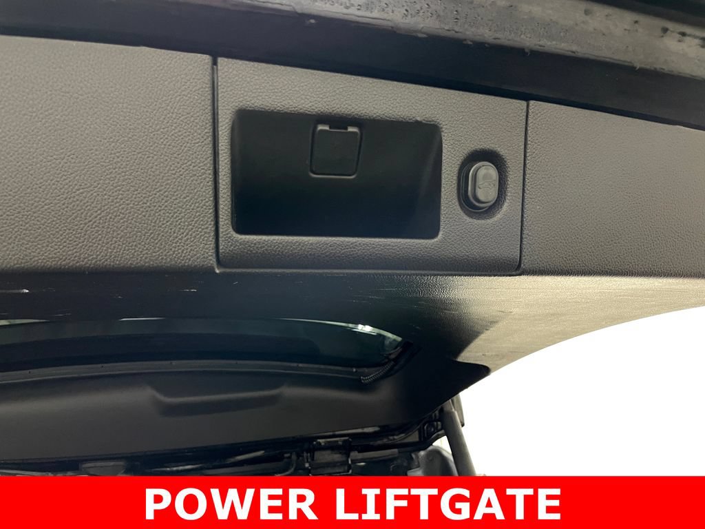 Used 2016 Chevrolet Suburban LT RWD image 45