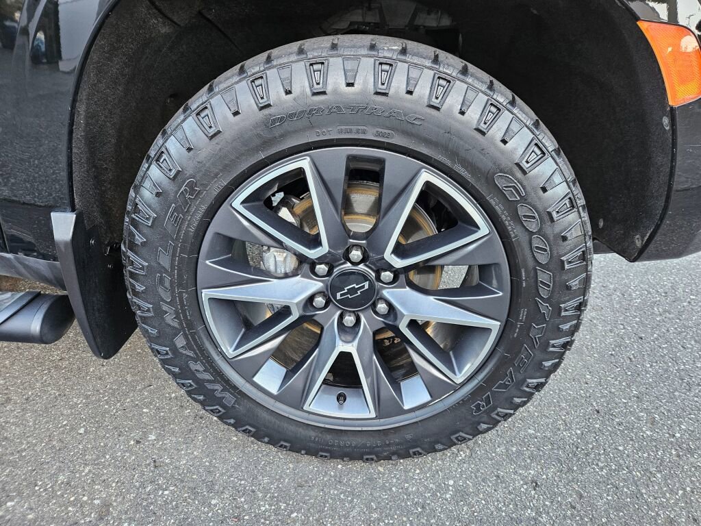 Used 2021 Chevrolet Suburban Z71 AWD/4WD image 9