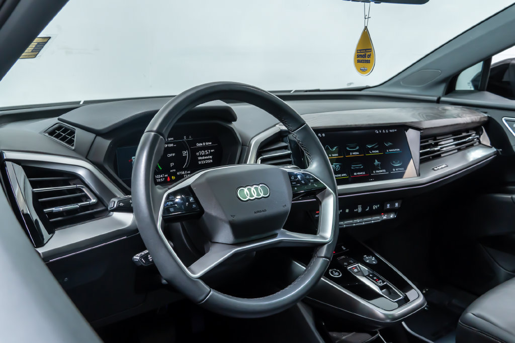 Used 2024 Audi Q4 e-tron Premium Plus AWD/4WD image 4