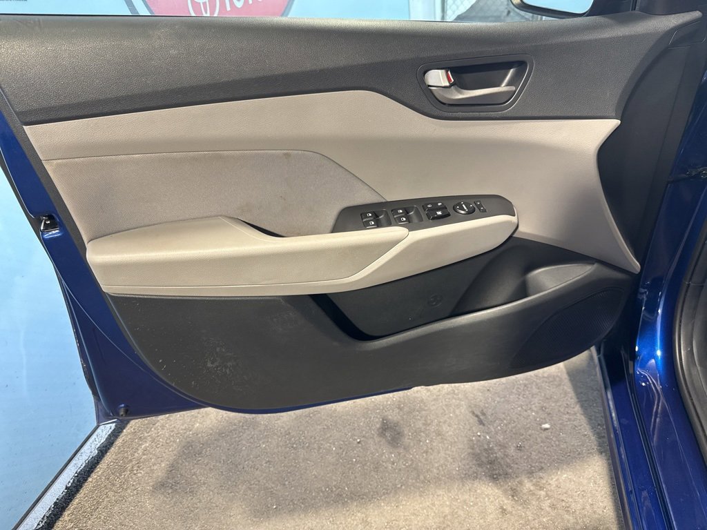 Used 2022 Hyundai Accent SE image 24