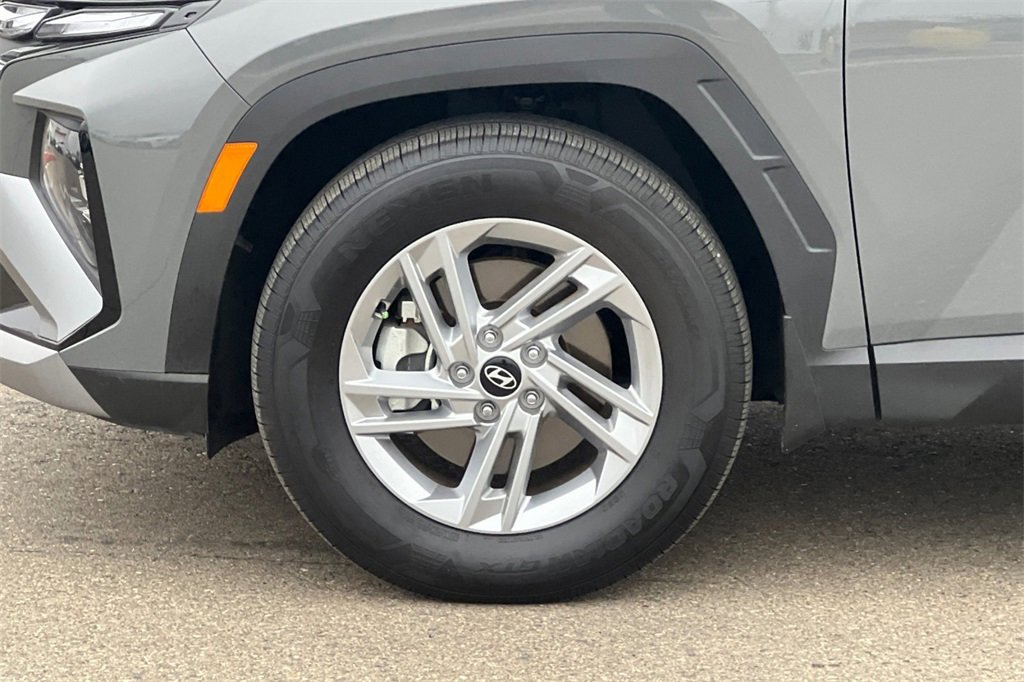 Used 2025 Hyundai Tucson SE image 27